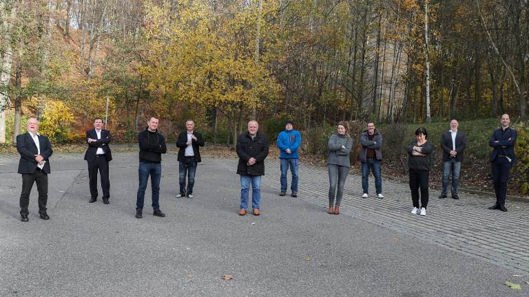 Die Mitglieder des erweiterten Präsidiums (v.l.n.r.): Ingolf Bartsch (Schatzmeister), Wolfgang Weigert (Ehrenpräsident), Edgar Derkatsch (Kampfrichterreferent), Jan Geppert (Vizepräsident), Stanko Kumer (Referent JKF Goju-Kai), Frank Heinze (Referent Wado-Kai), Janina Hagemann (Jugendreferentin), Dirk Eisenschmidt (Referent Shotokan), Bianca Wiedensee (Frauenreferentin, Referentin SOK), Thomas Hagemann (Präsident), Alexander Jährig (Referent Goju-Ryu); nicht im Bild: Mike John (Referent Wado-Ryu) 2020.11.21 MV 9